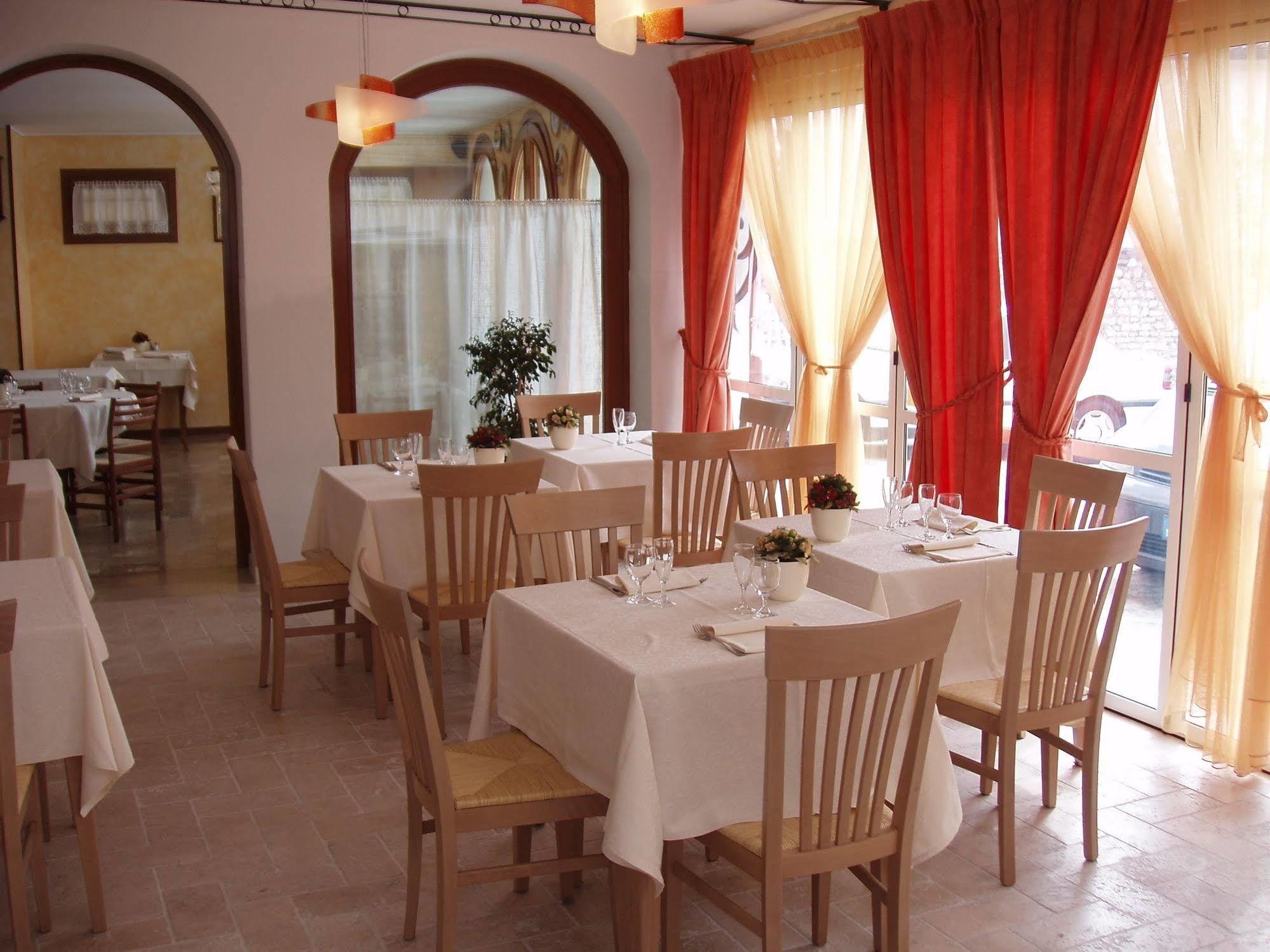Locanda Ai Archi Di Andreola Monica Фарра-ди-Солиго Экстерьер фото