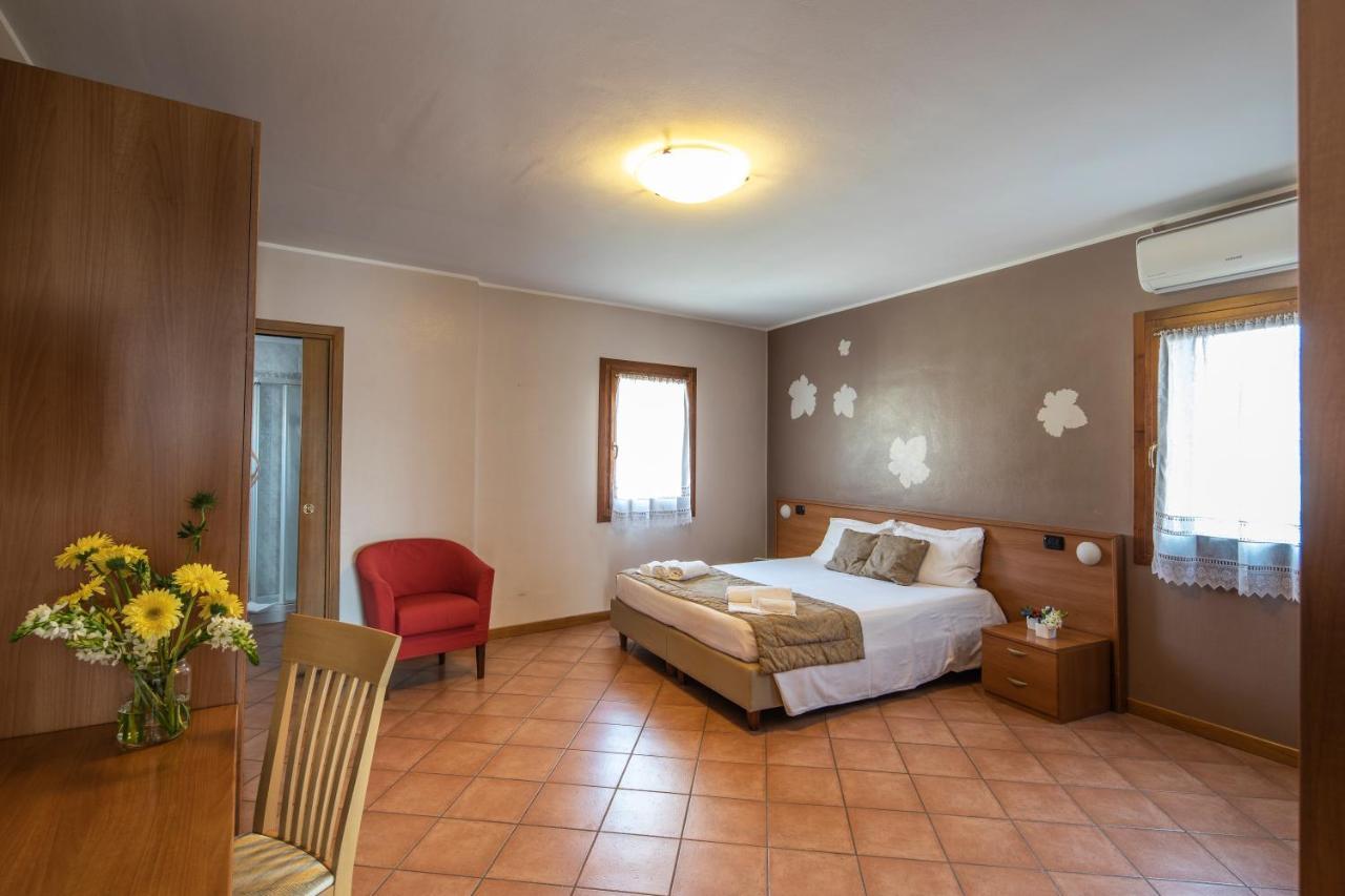 Locanda Ai Archi Di Andreola Monica Фарра-ди-Солиго Экстерьер фото